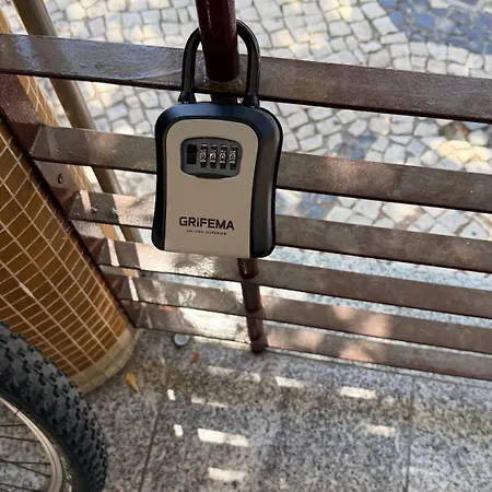 Privado Com Banheiro No Centro De 3* Viseu