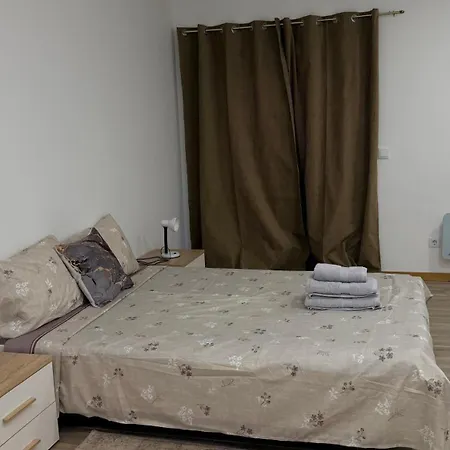 Maison d'hôtes Privado Com Banheiro No Centro De Viseu